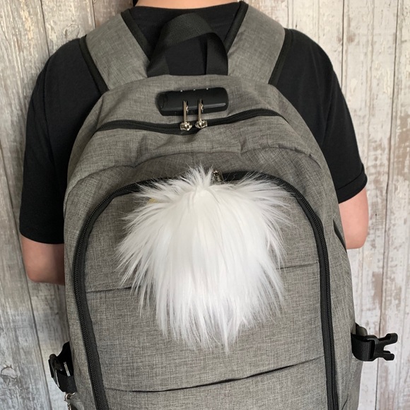 White faux fur pom pom zipper charm key ring - Picture 4 of 4